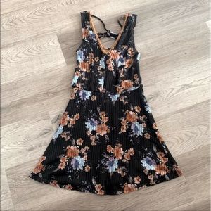 Beautiful Floral Cottage Style Dress Size Small